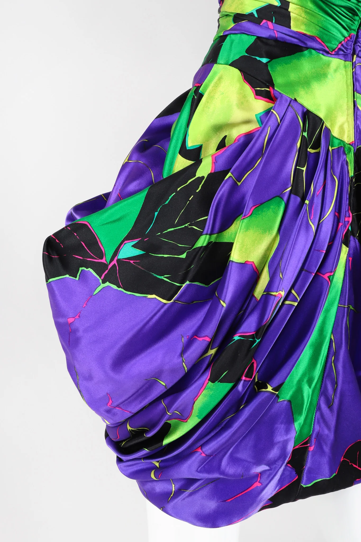 Hot Tropical Print Tulip Dress - Image 8