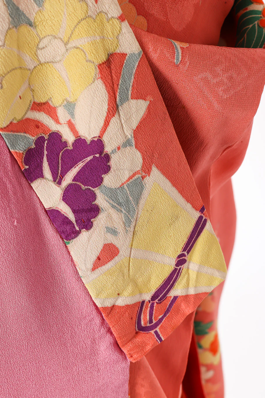 Japanese Spring Bouquet Kimono - Image 17
