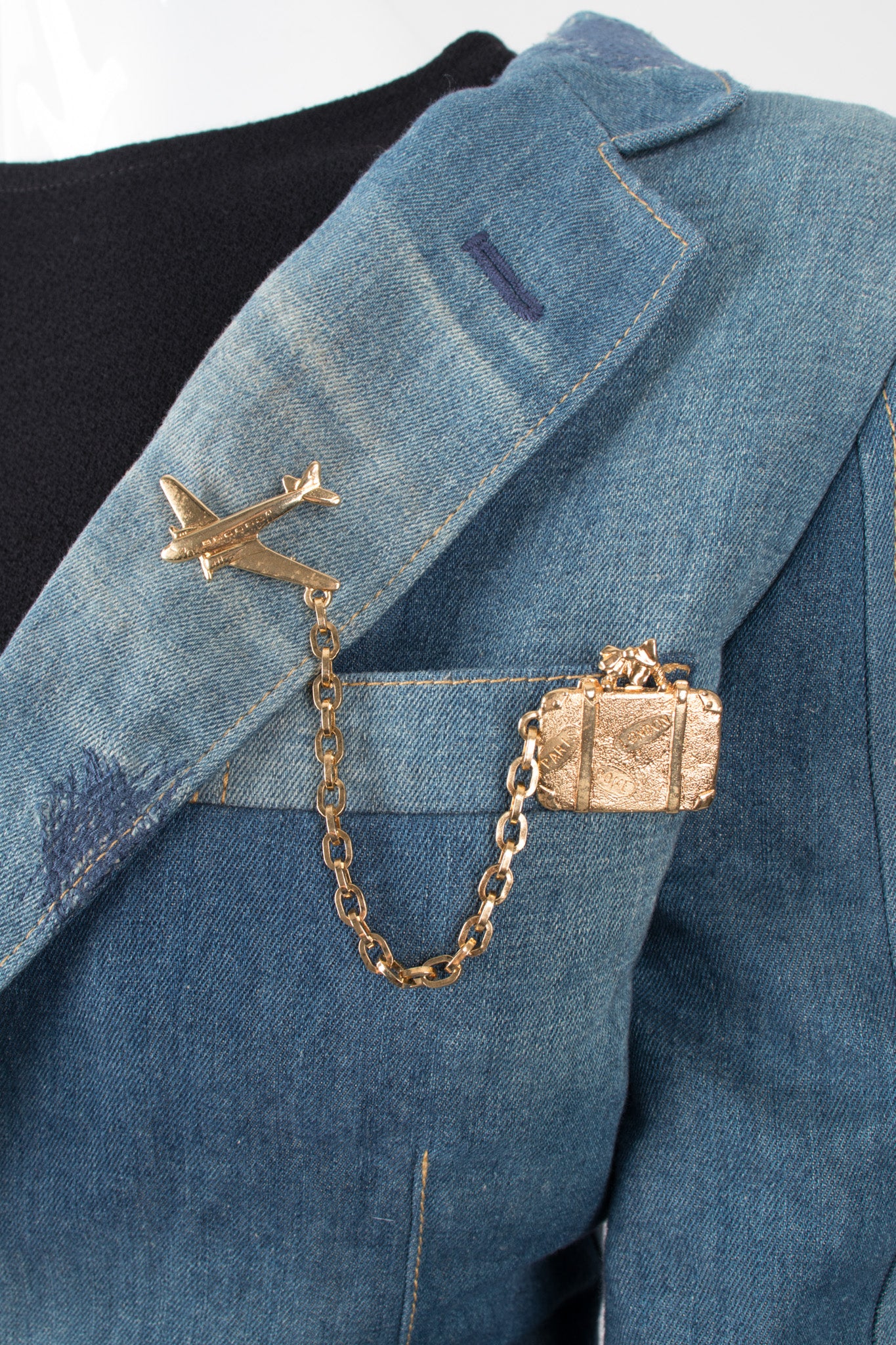 Jetsetter Chain Brooch - Image 14