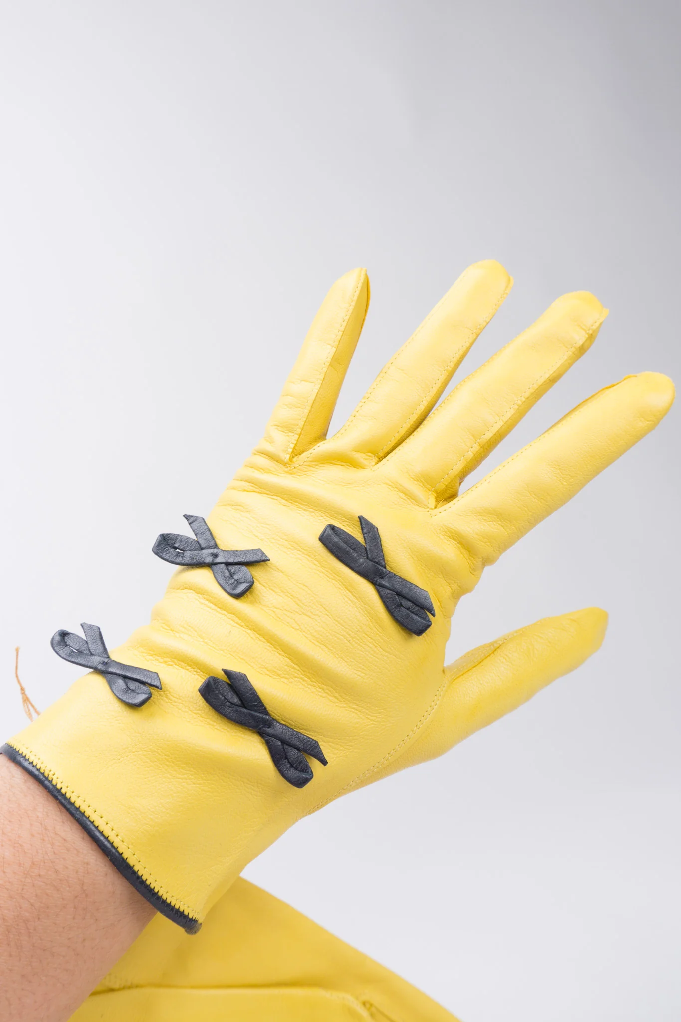 Leather Bow Gloves - Image 5