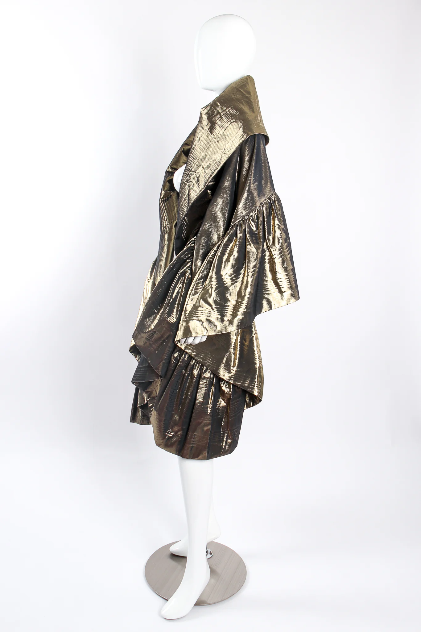 Metallic Moiré Velvet Ruffle Wrap - Image 5