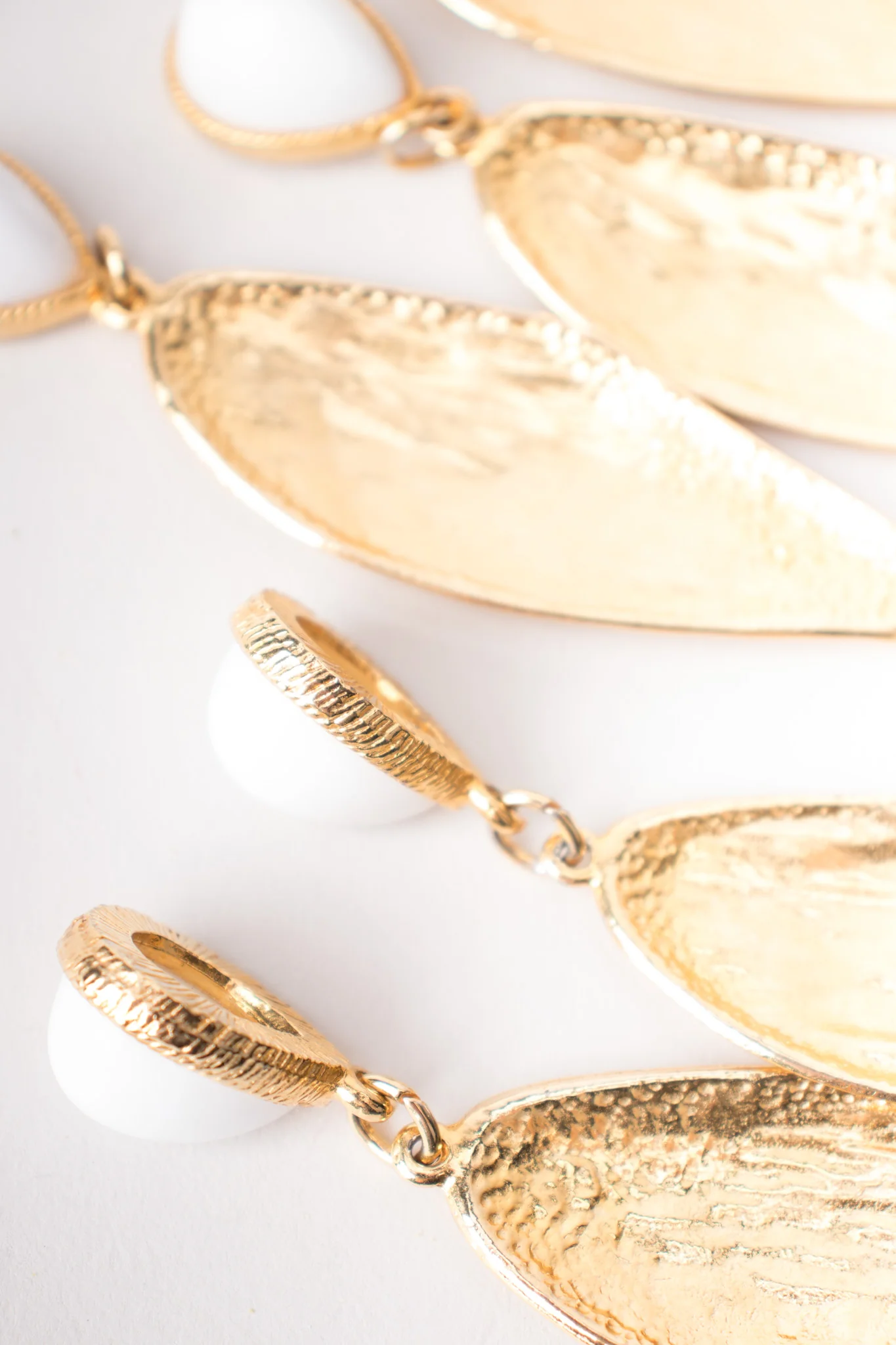 Shell Waterfall Collar Necklace - Image 14
