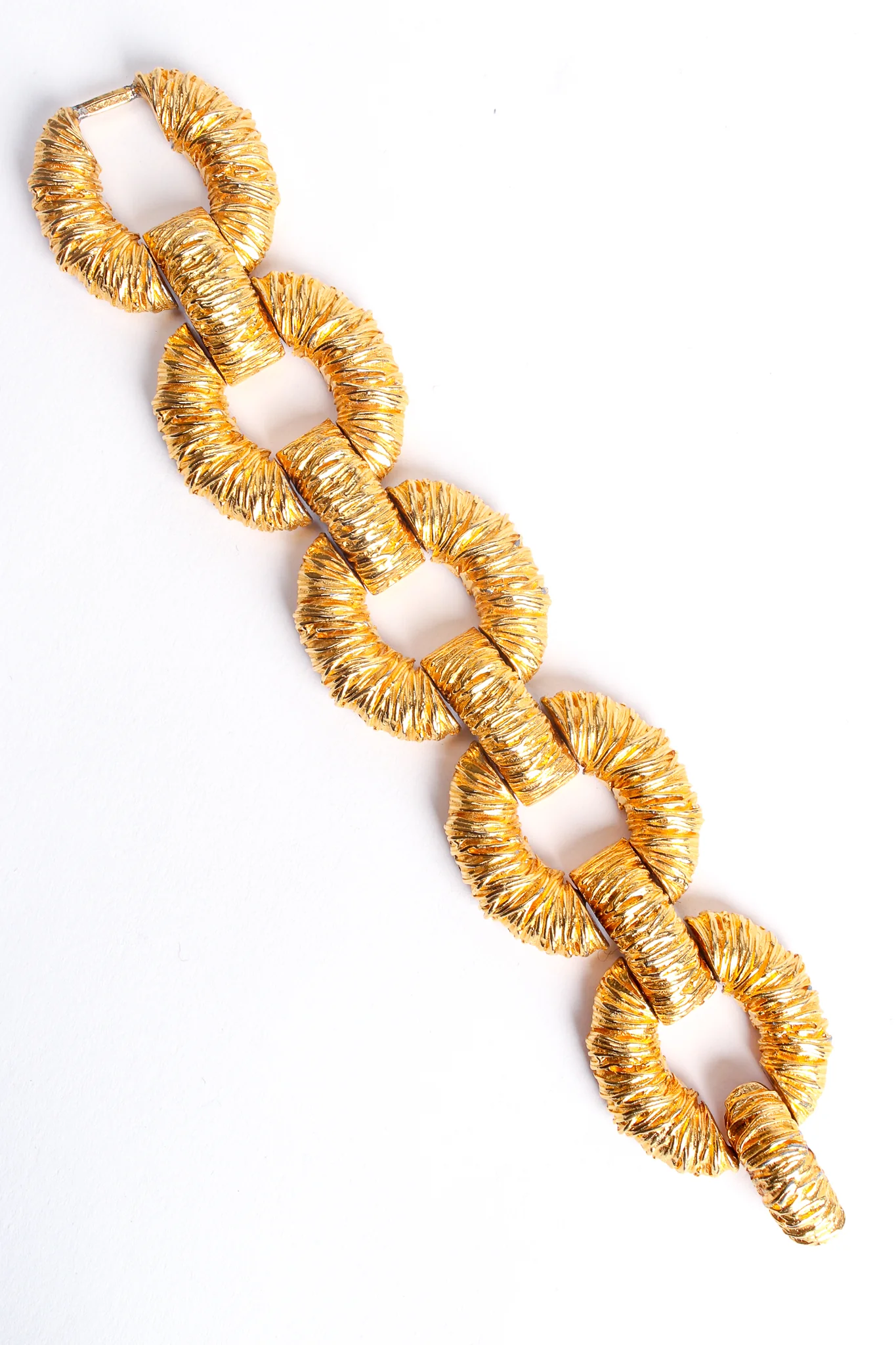 Textured Round Link Bracelet